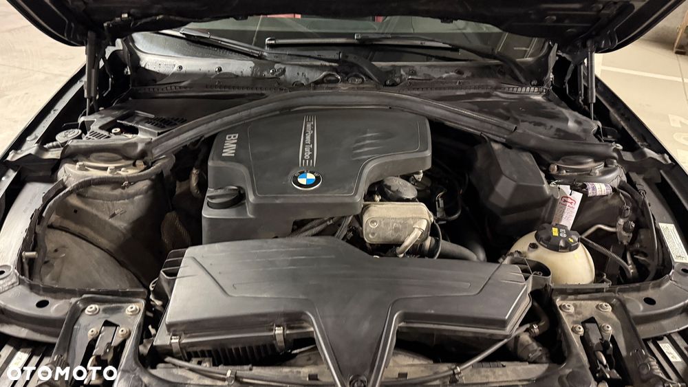 BMW Seria 3 328i xDrive Sport-Aut Sport Line - 26