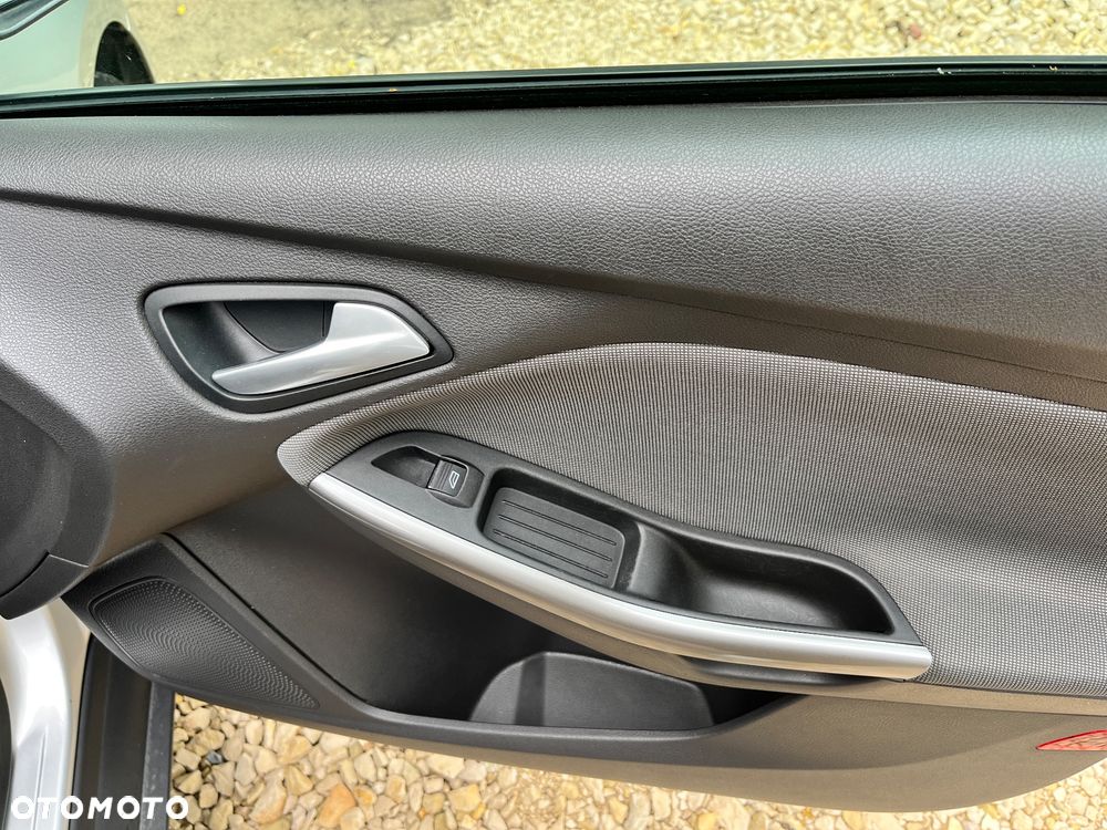 Ford Focus 1.6 Trend - 31