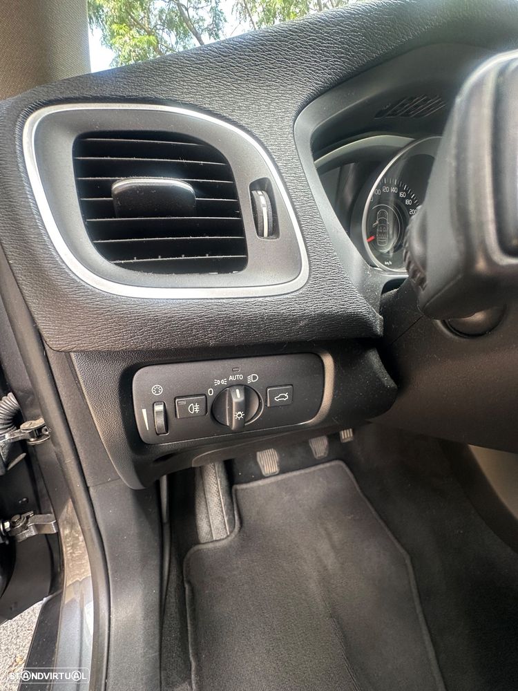 Volvo V40 D2 Momentum - 10