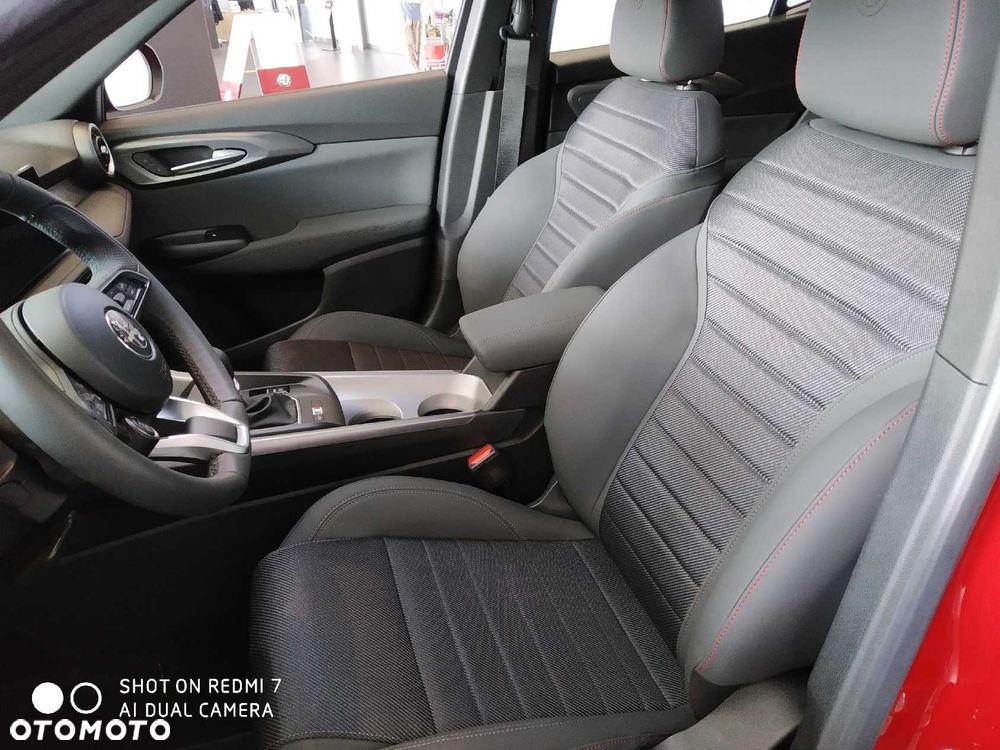 Alfa Romeo Tonale 1.5 T4 GSE mHEV Sprint DCT - 5