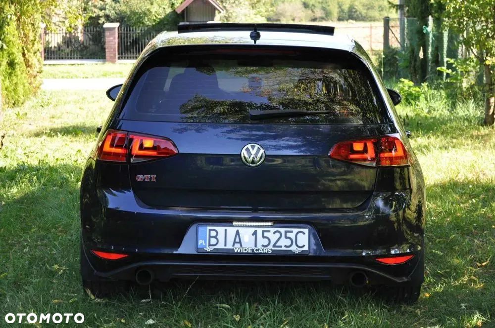Volkswagen Golf - 8