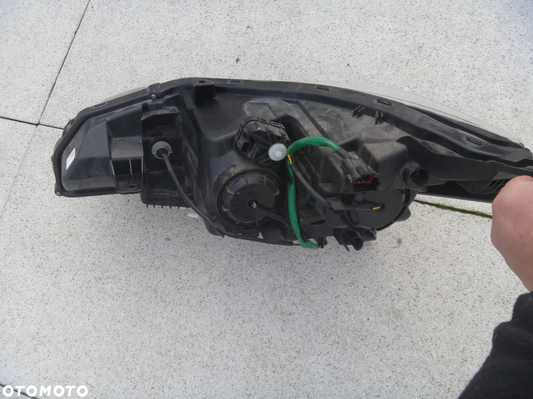 NISSAN LEAF II 2017- LAMPA SOCZEWKA LED PRAWA ORYGINAŁ ŁADNA 26010 5SH0A - 5