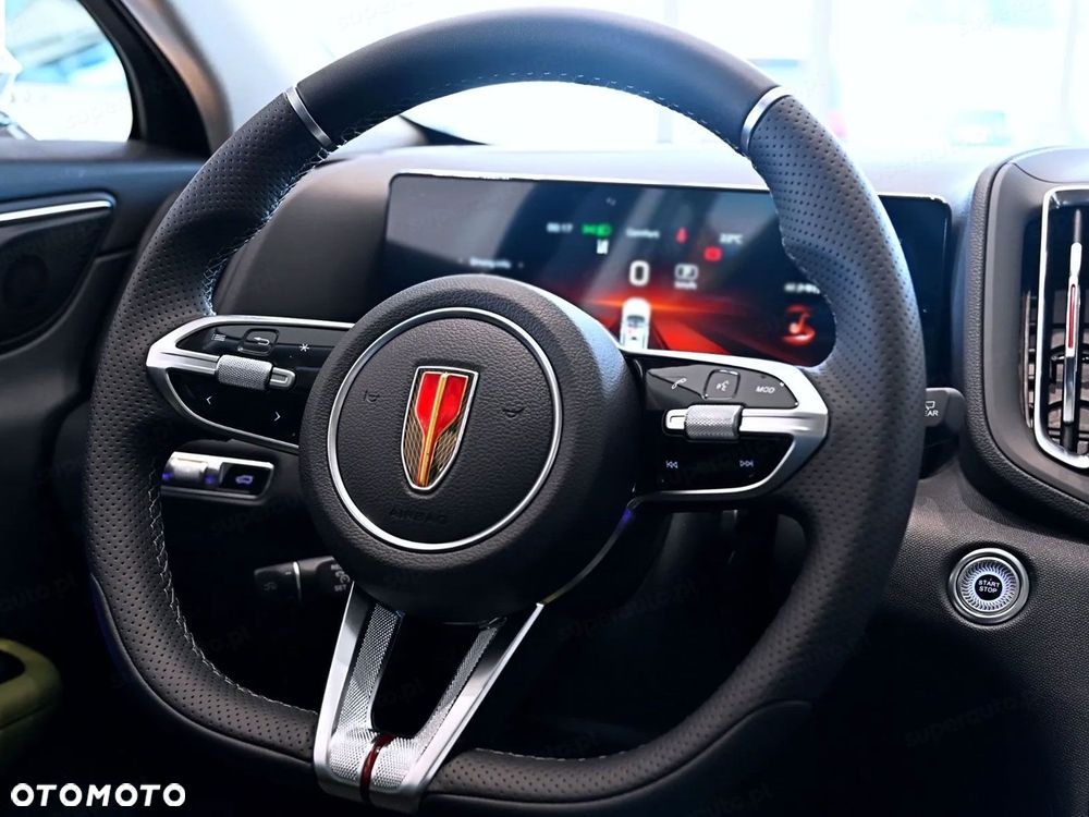 Hongqi HS3 - 10