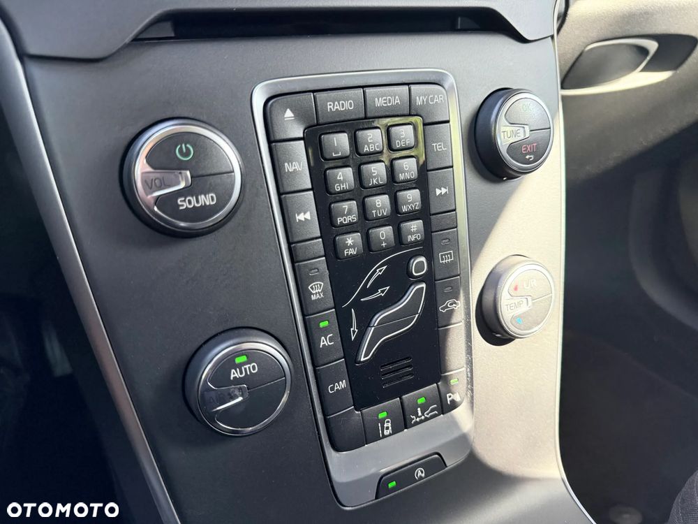 Volvo V40 D2 Momentum - 37
