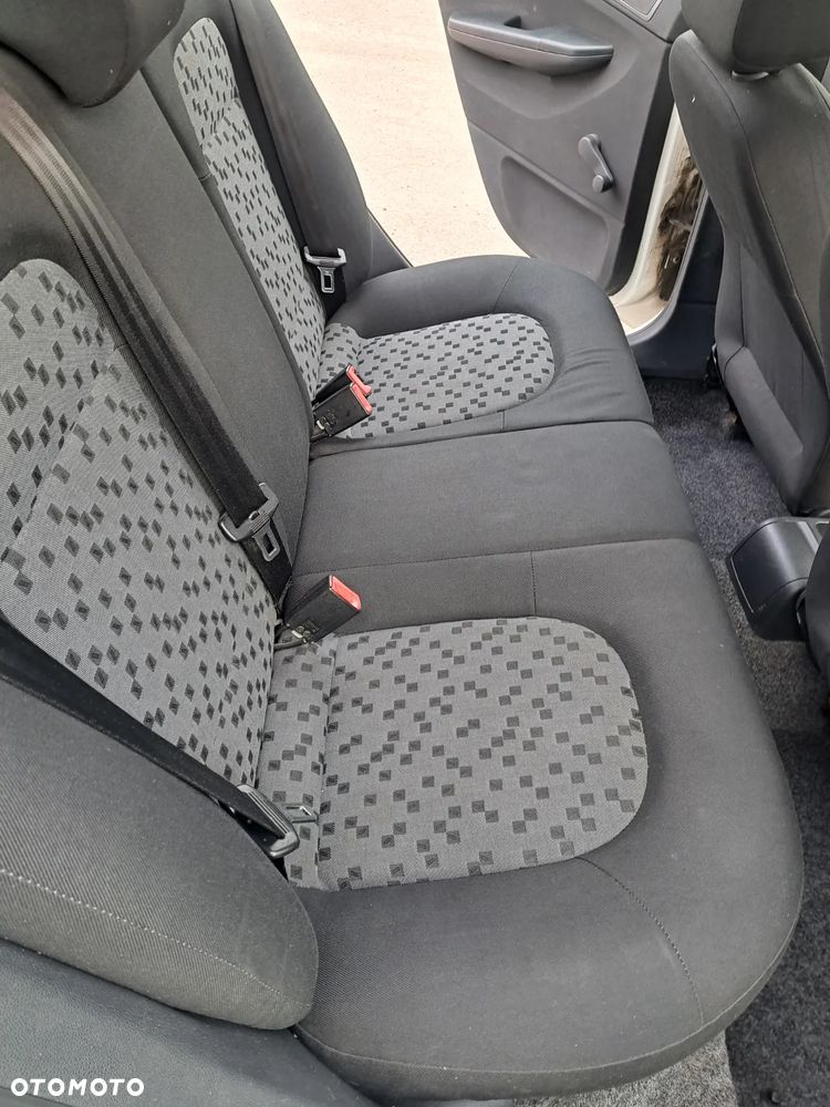 Skoda Fabia 1.4 16V Active - 9