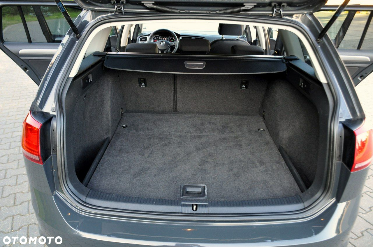 Volkswagen Golf - 37