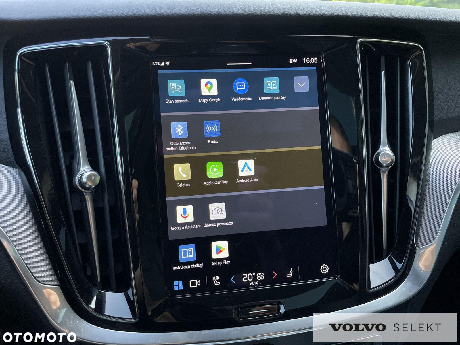 Volvo V60 Cross Country - 12