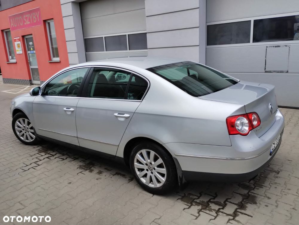 Volkswagen Passat 2.0 TDI DPF Sportline - 13