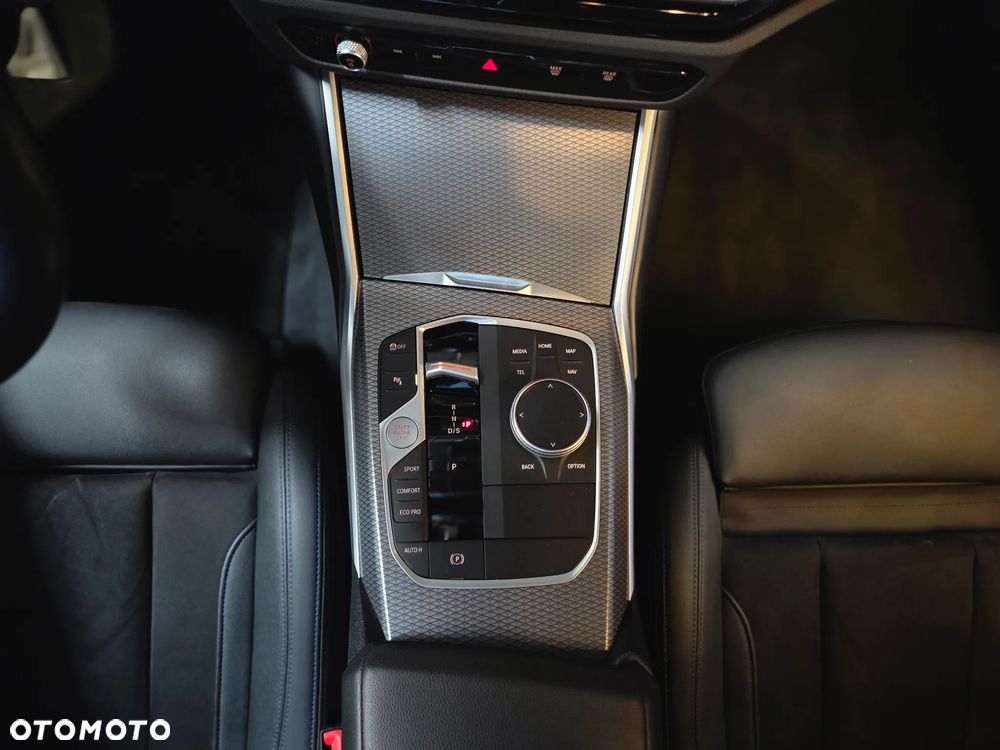 BMW Seria 3 320d xDrive mHEV M Sport - 12