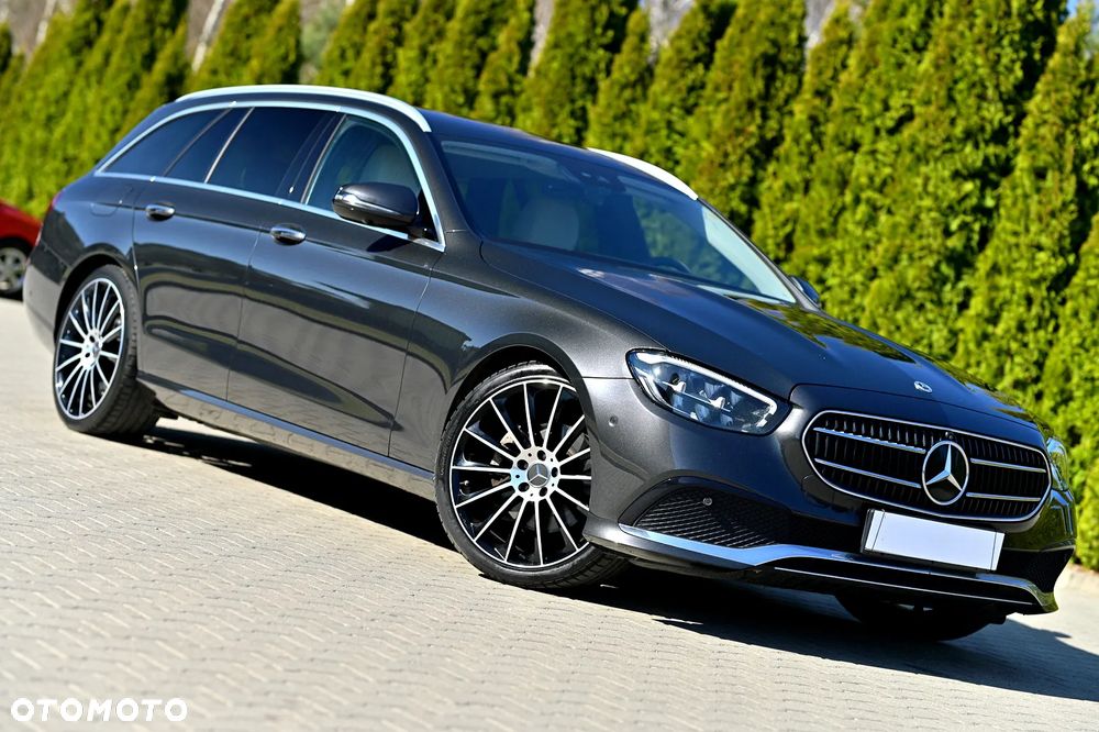 Mercedes-Benz Klasa E 220 d 9G-TRONIC Edition AVANTGARDE - 3