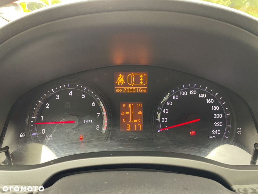Toyota Avensis 1.8 Active - 16