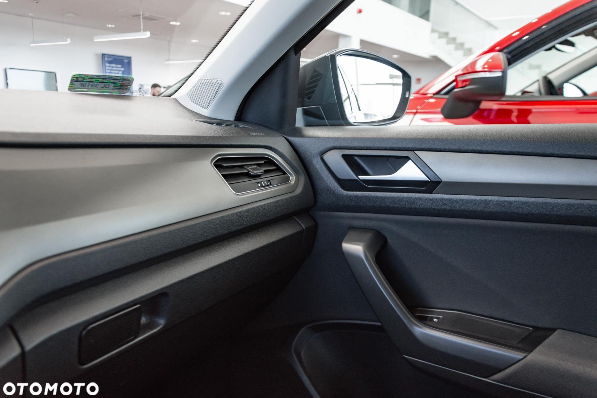 Volkswagen T-Roc - 15