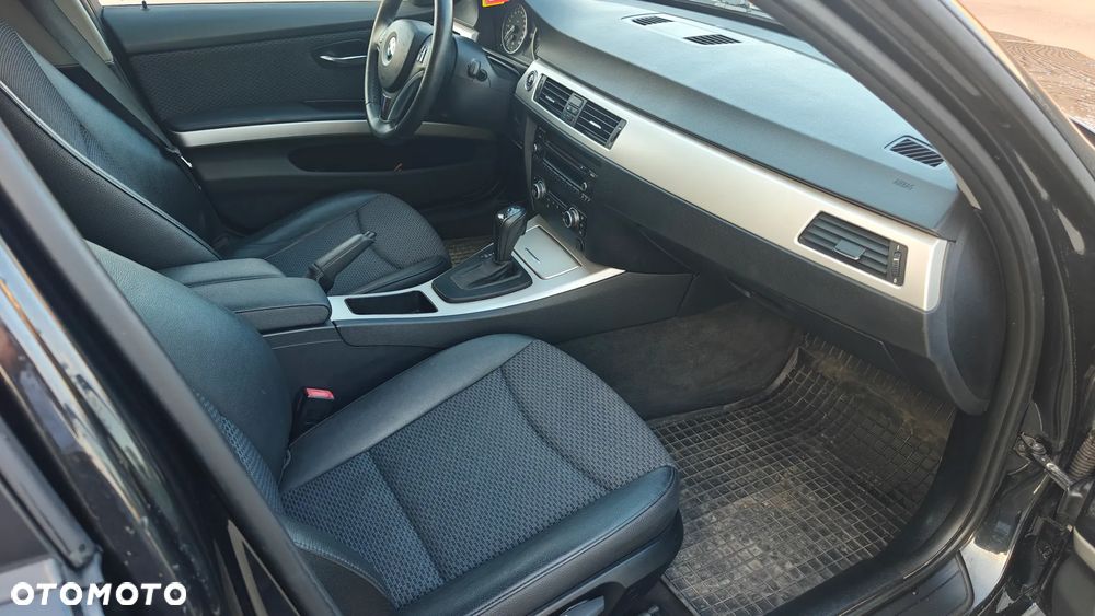 BMW Seria 3 318i Edition Sport - 16