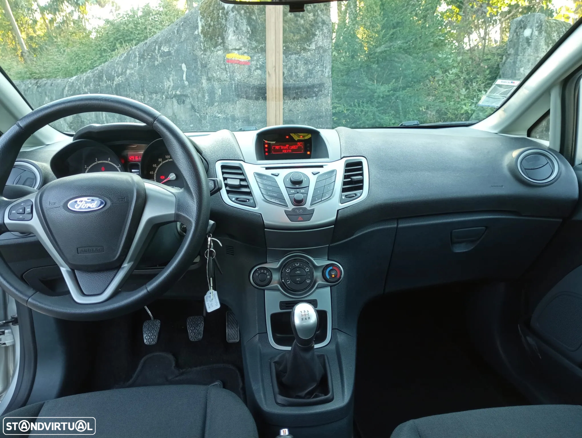 Ford Fiesta 1.25 Techno - 9