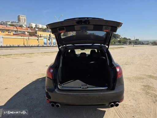 Porsche Cayenne Turbo Tiptronic S - 31