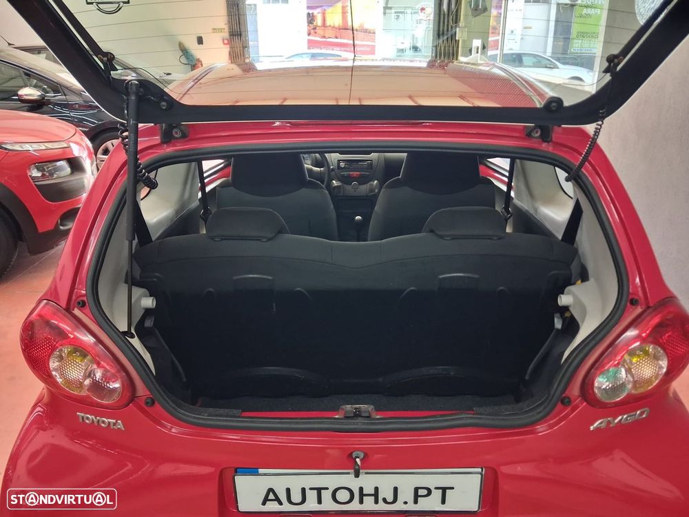 Toyota Aygo 1.0 - 8