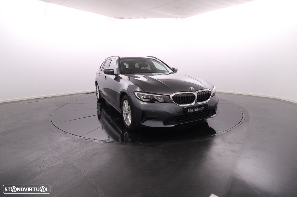 BMW 330 e Touring Auto - 11