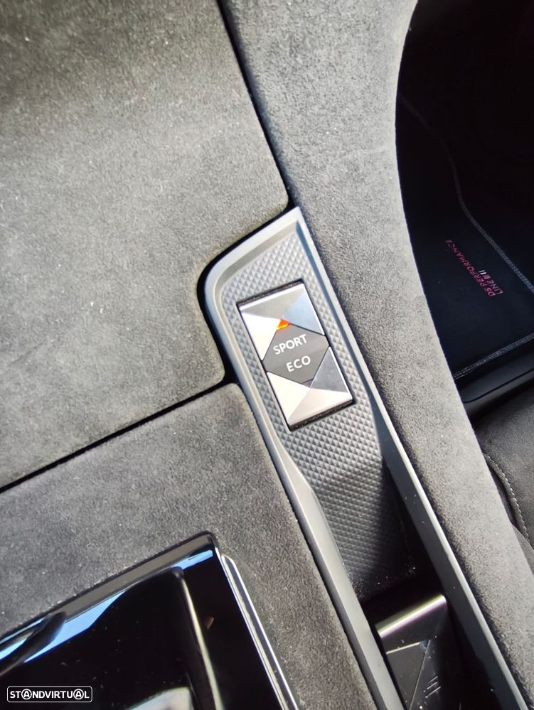 DS DS7 Crossback 1.5 BlueHDi Performance Line EAT8 - 32