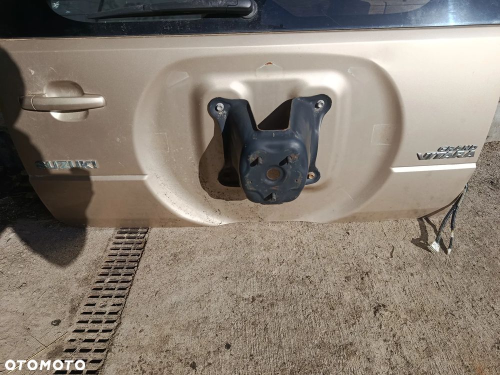 Klapa bagażnika Suzuki grand vitara 2 - 2