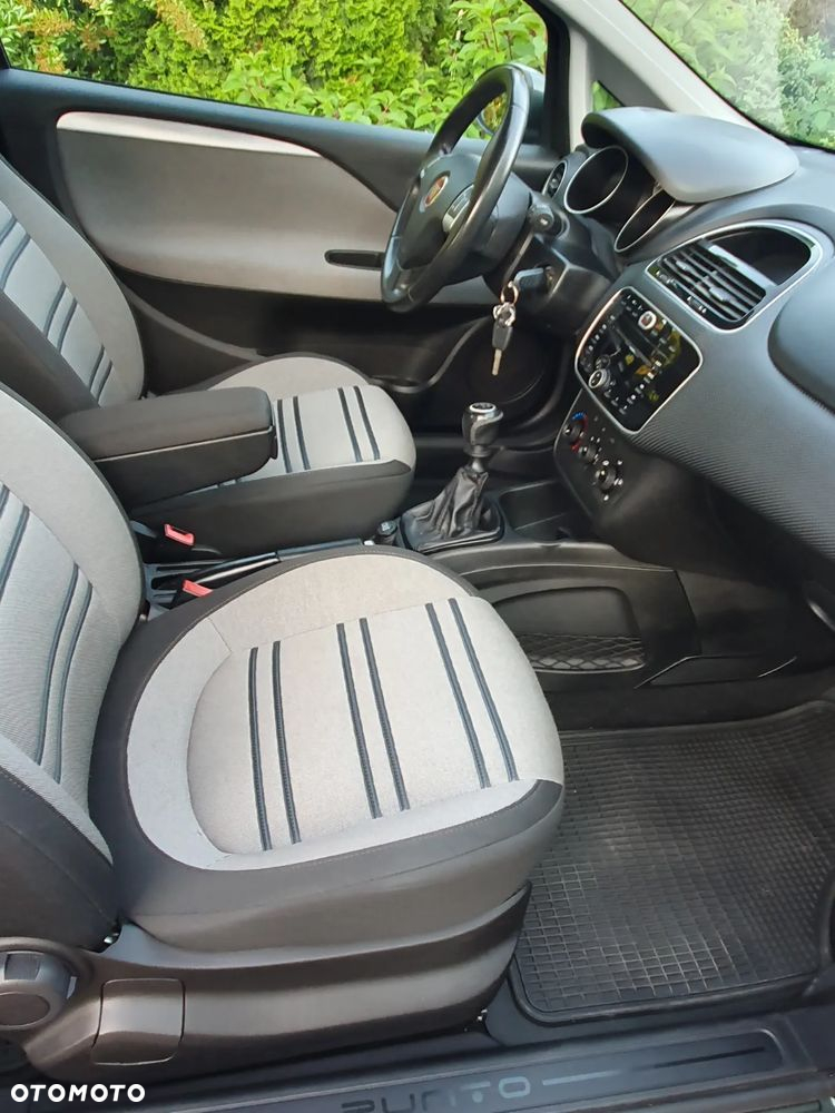 Fiat Punto Evo 1.4 8V Estiva Blue&Me Euro5 - 24