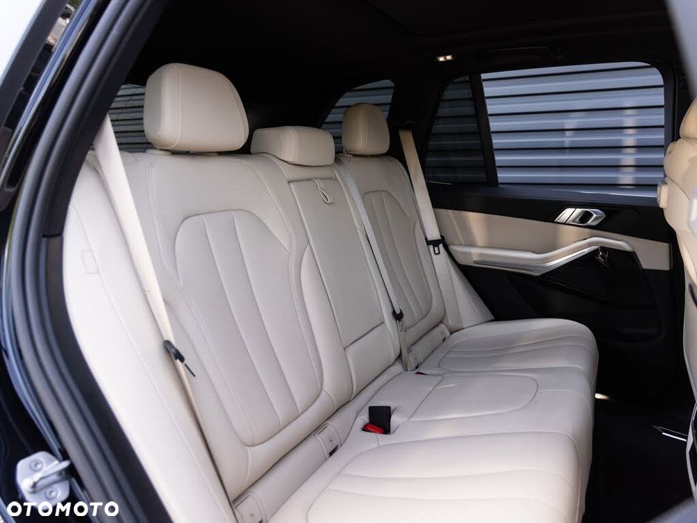 BMW X5 xDrive40i - 25