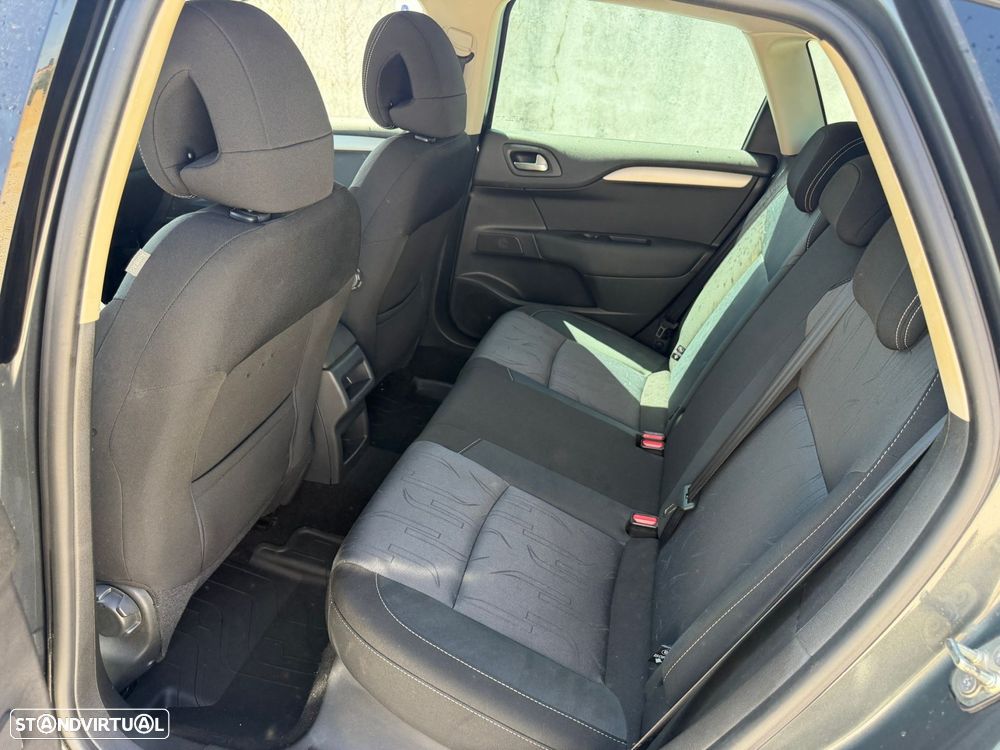 Citroën C4 1.6 HDi Seduction - 13