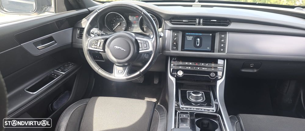 Jaguar XF Sportbrake 20d AWD Aut. R-Sport - 18
