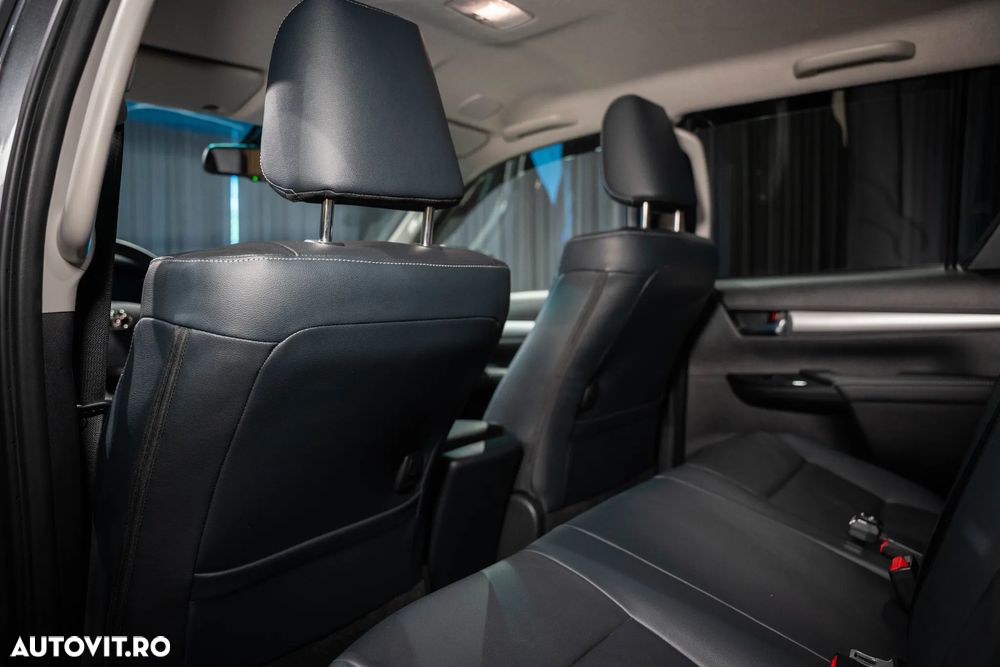 Toyota Hilux 2.4D 150CP 4x4 Double Cab AT Executive - 30