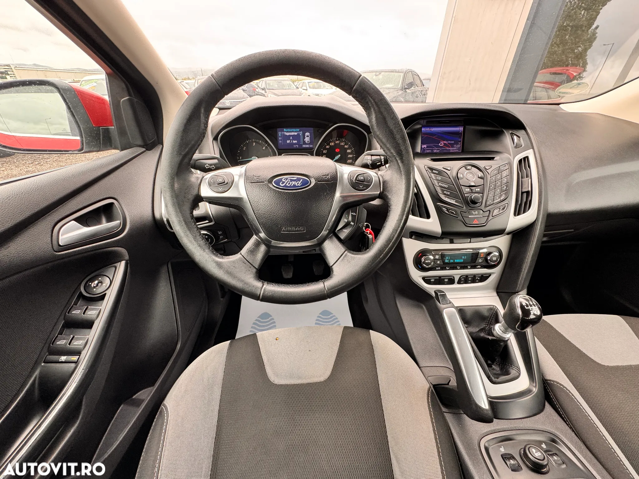 Ford Focus 1.6 TDCi DPF Champions Edition - 31