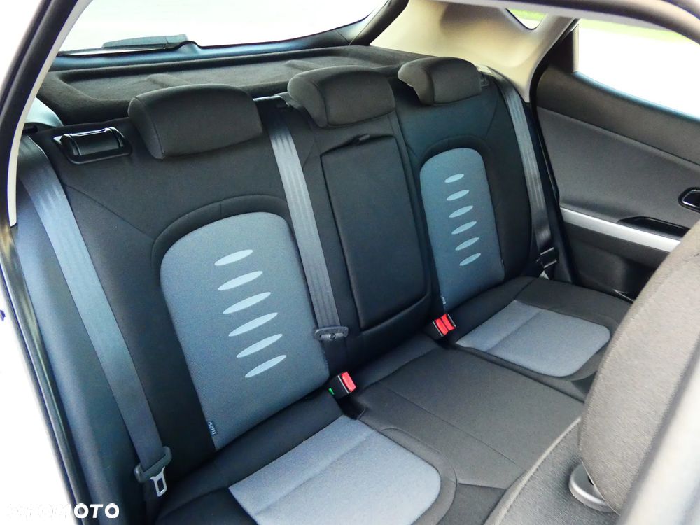 Kia Ceed 1.6 GDI Business Line - 17