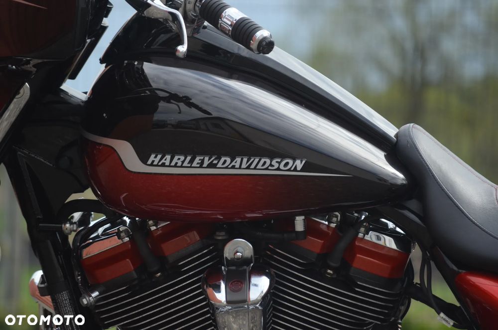 Harley-Davidson Touring Street Glide - 18