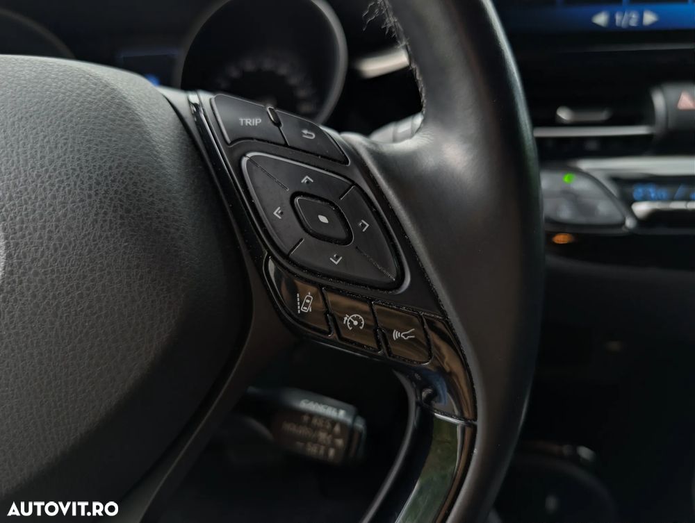 Toyota C-HR Lounge - 35