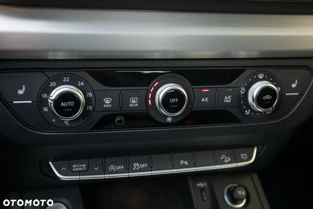 Audi Q5 40 TDI quattro S tronic S line - 28