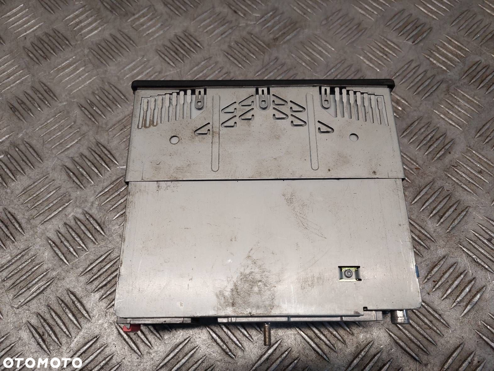 RADIO ODTWARZACZ I FL BLAUPUNKT ESSEN MP35 - 4