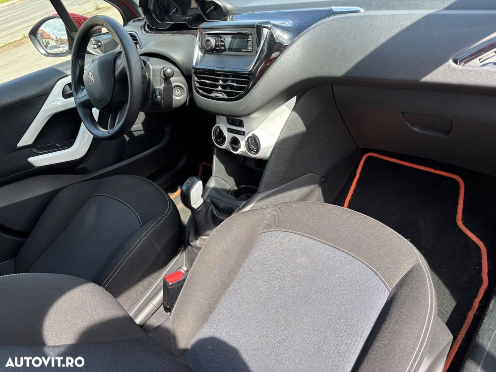 Peugeot 208 - 7