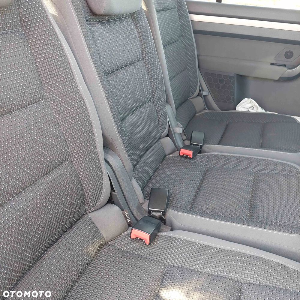 Volkswagen Touran 1.6 TDI DPF BlueMotion Technology DSG Highline - 9