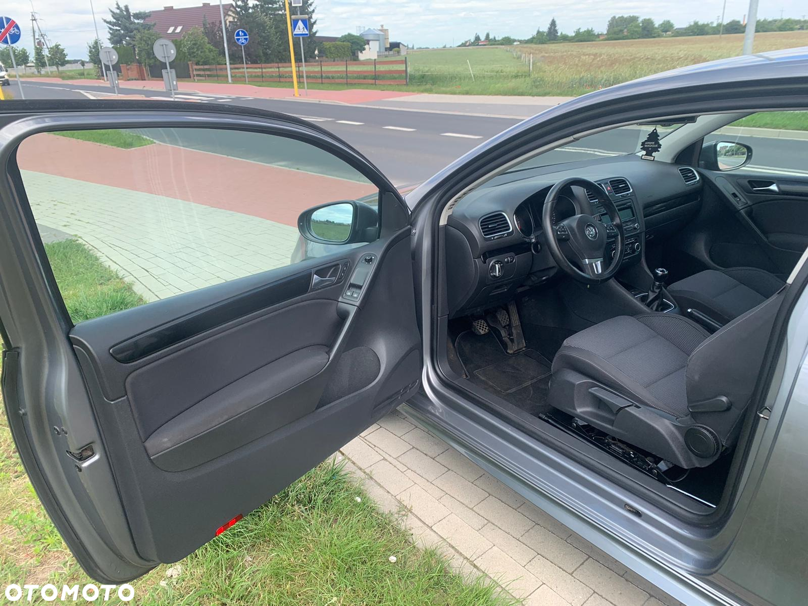 Volkswagen Golf 1.6 TDI DPF BlueMotion Technology Comfortline - 16