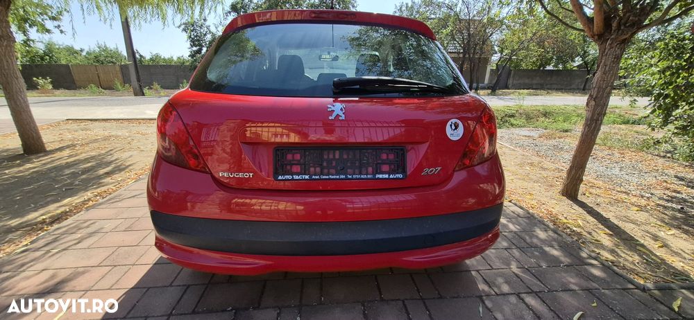 Peugeot 207 - 13