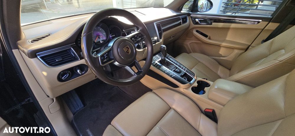 Porsche Macan - 10