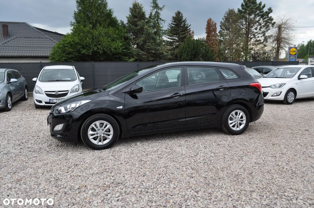 Hyundai i30 i30cw 1.6 Fifa World Cup Edition - 10