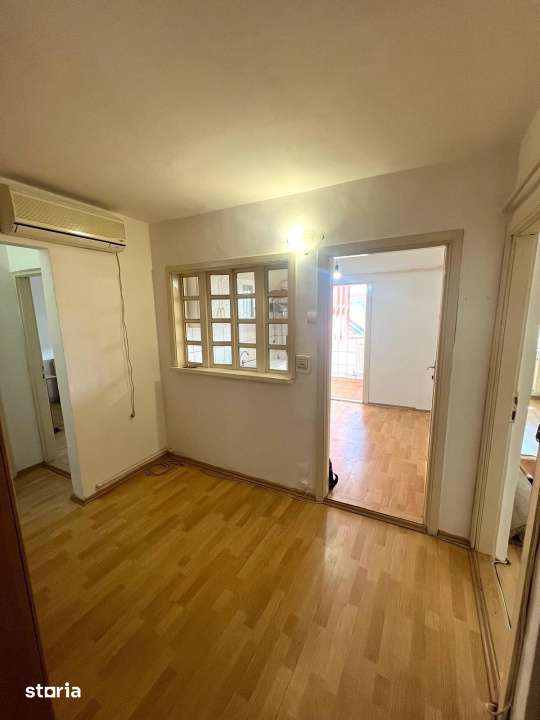 Apartament 2 camere spatios central, Bals — fotografia 3