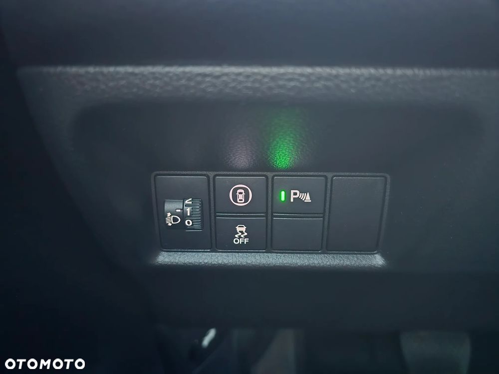 Honda Jazz 1.5 i-MMD Executive Crosstar (Czarny Dach) - 23