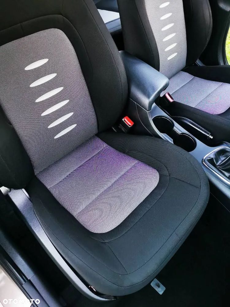 Kia Ceed Cee'd 1.6 GDI L - 11
