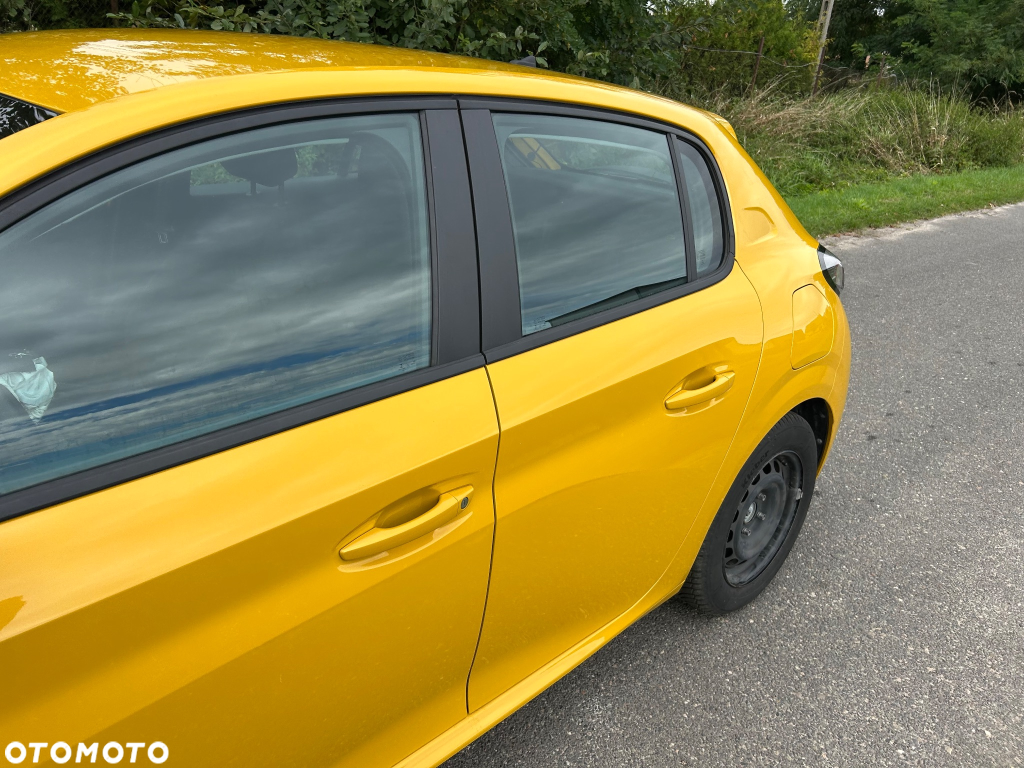 Peugeot 208 - 24