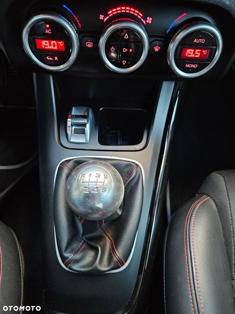 Alfa Romeo Giulietta 1750 TBi Quadrifoglio Verde - 22