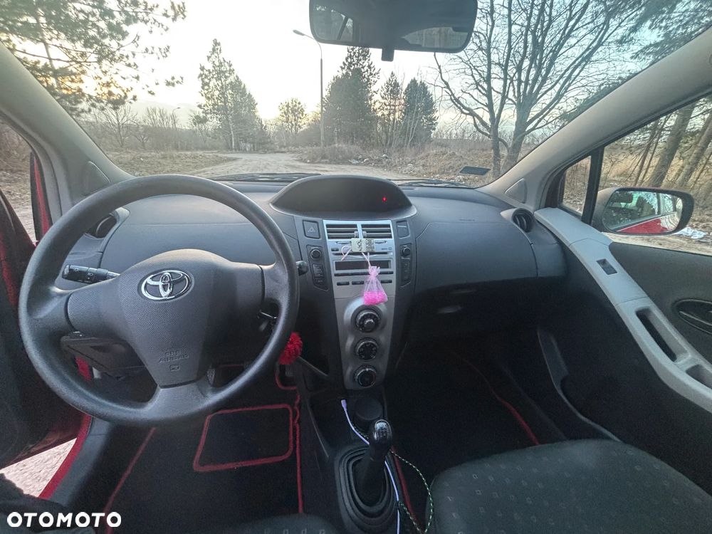 Toyota Yaris - 13