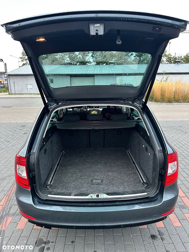 Skoda Superb 2.0 TDI Active DSG - 9