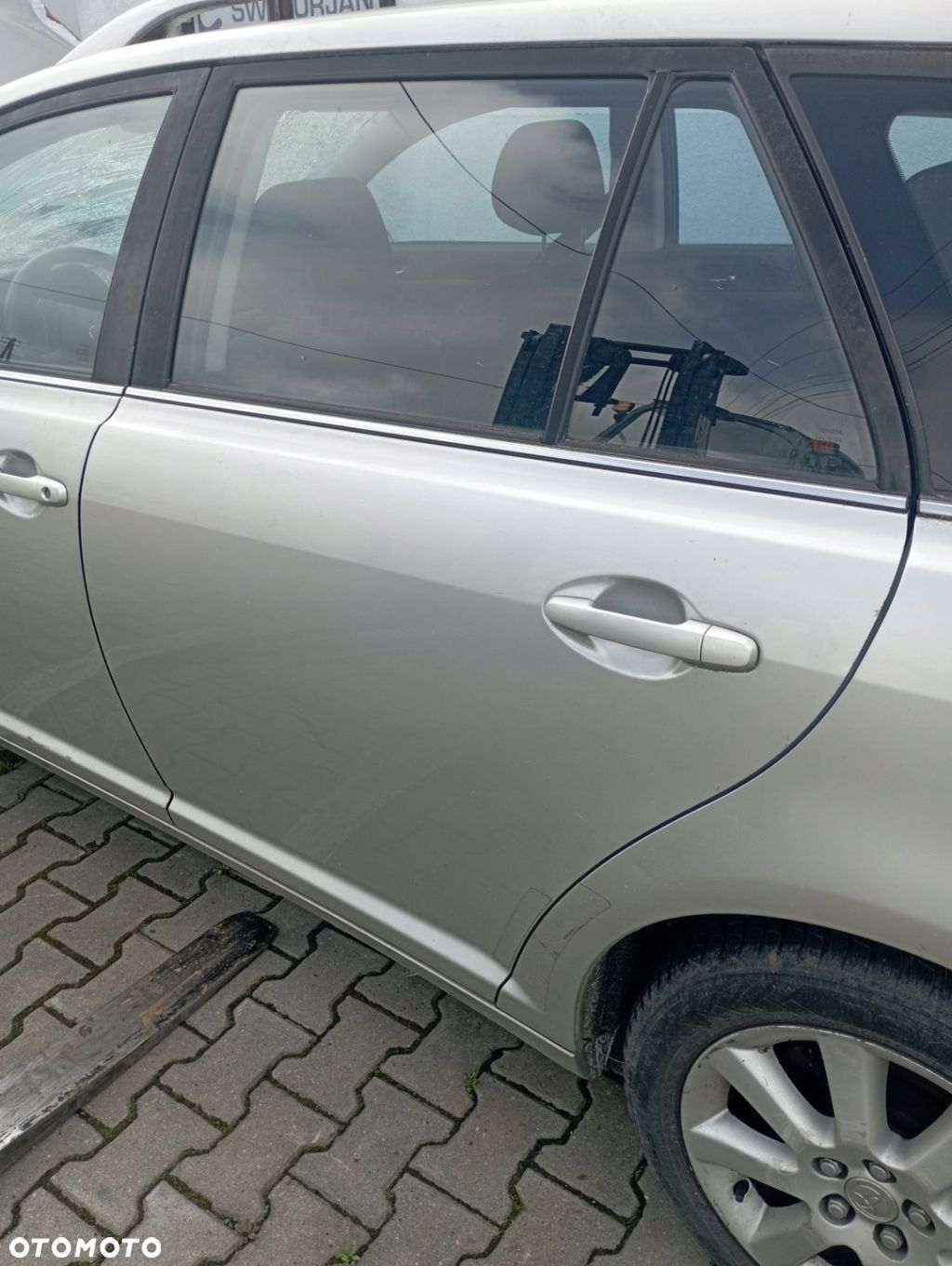 TOYOTA AVENSIS T25 LIFT KOMBI DRZWI LEWE TYŁ TYLNE GOŁE 1C0 - 1