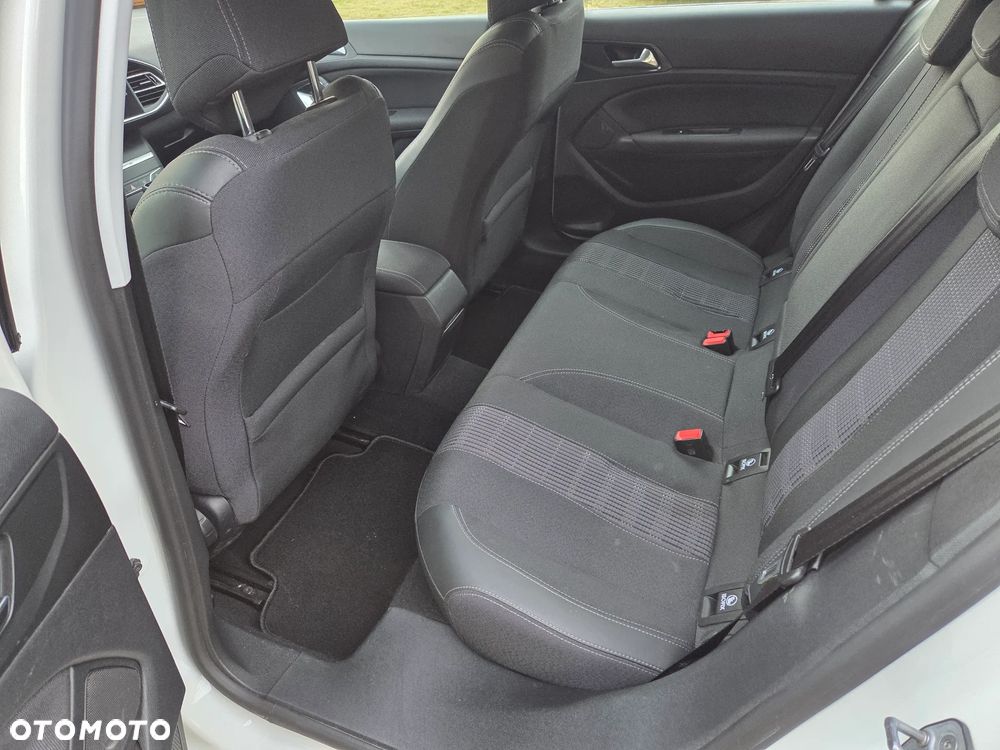 Peugeot 308 1.2 PureTech Allure Pack S&S - 10