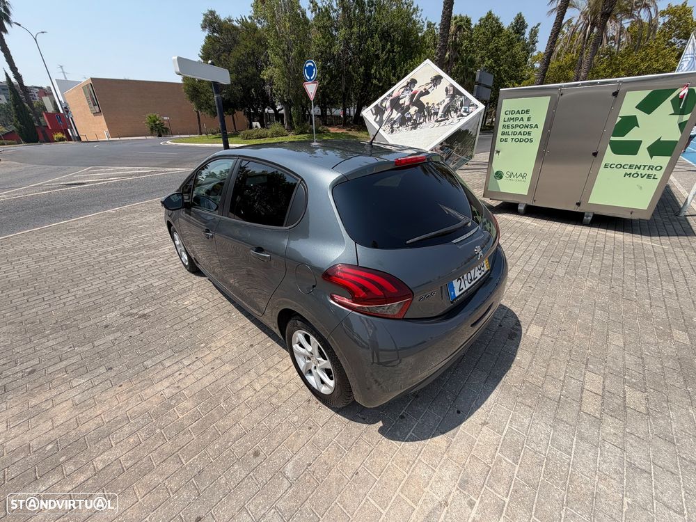 Peugeot 208 1.2 PureTech Active - 12